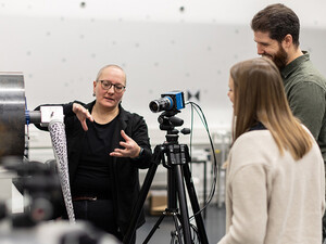 Der aktive wechselseitige Austausch zwischen Wissenschaft, Wirtschaft und Gesellschaft steht bei den Transferaktivitäten der Jade Hochschule im Mittelpunkt. (Foto: Bonnie Bartusch) Der aktive wechselseitige Austausch zwischen Wissenschaft, Wirtschaft und Gesellschaft steht bei den Transferaktivitäten der Jade Hochschule im Mittelpunkt. (Foto: Bonnie Bartusch)