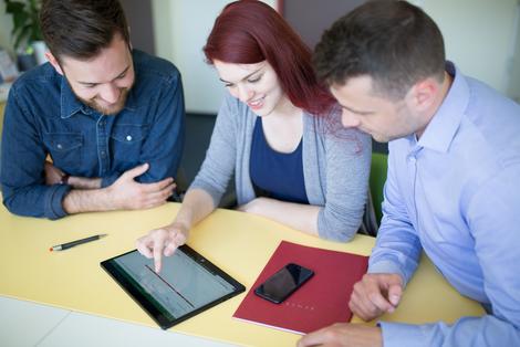 Studierende bei der Karriereberatung Studierende